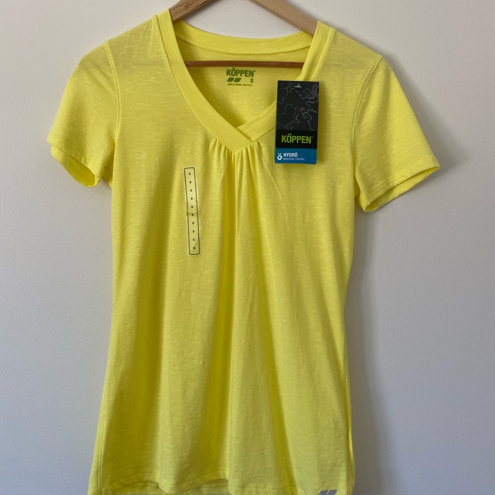 Koppen V-neck Short-sleeve Yellow Tee Shirt